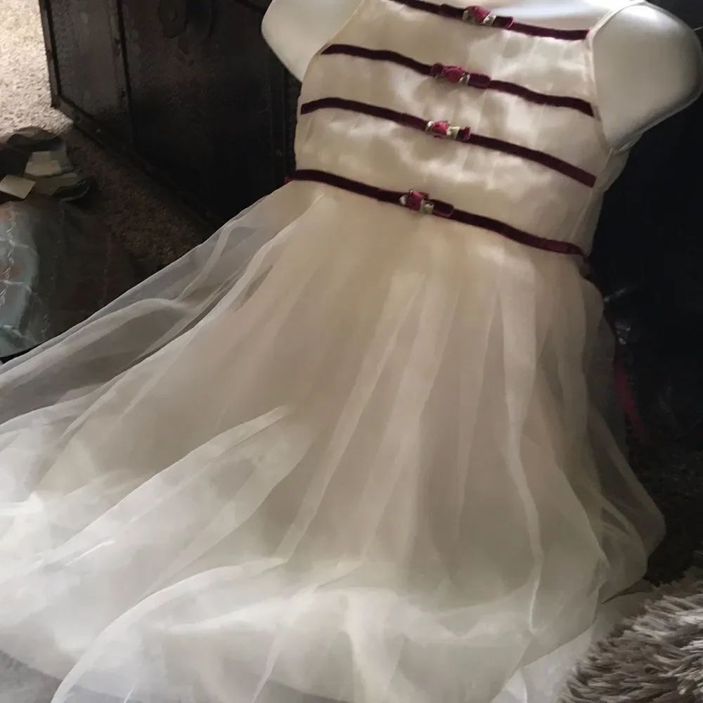Beautiful Little girls dress Ivory Maroon 6X